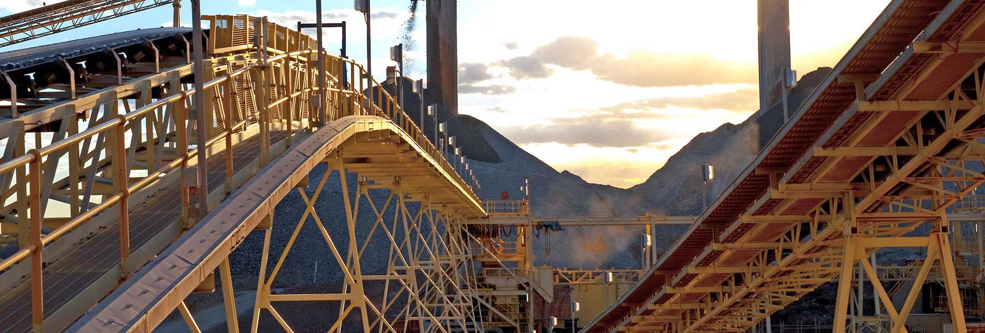Conveyor belt for ore mine transport for processing