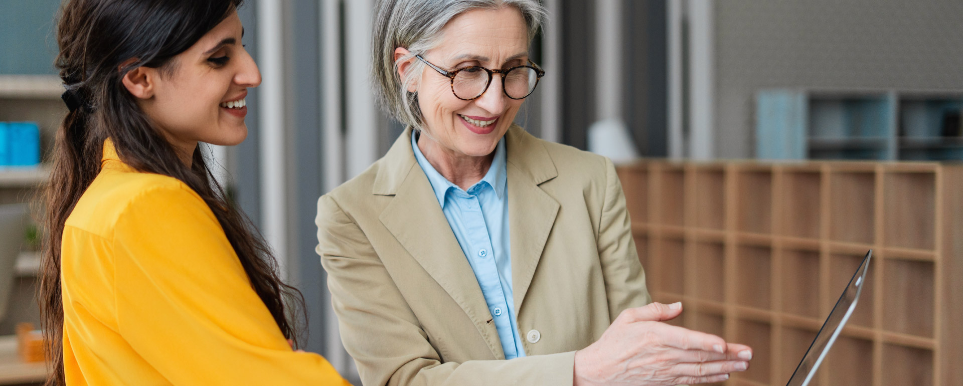 Brunel recruiter mentoring female peer