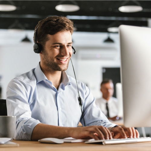 recruiter planning flights relocation global mobility