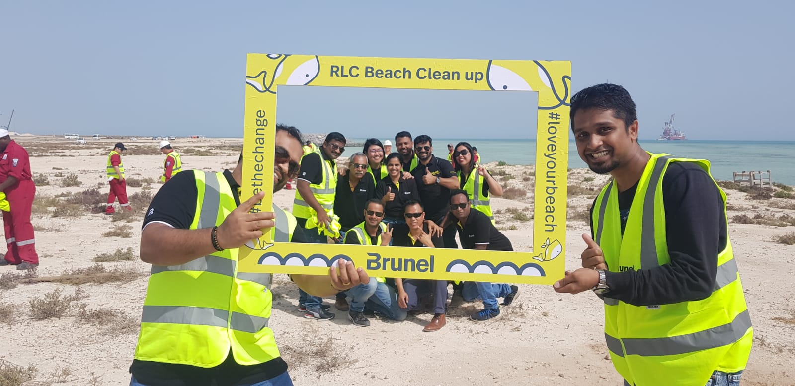 Brunel Qatar is continuously launching and implementing new programs for a better planet. Brunellers teamed up with some of their clients to clean up one of Qatar's public beaches.