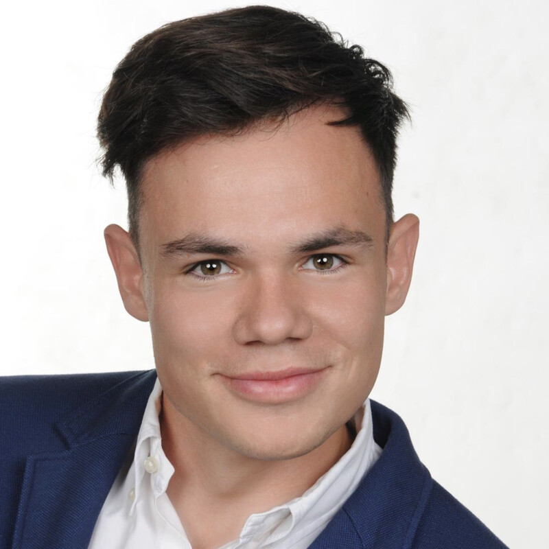 Florian Menz_Sr Sales Consultant