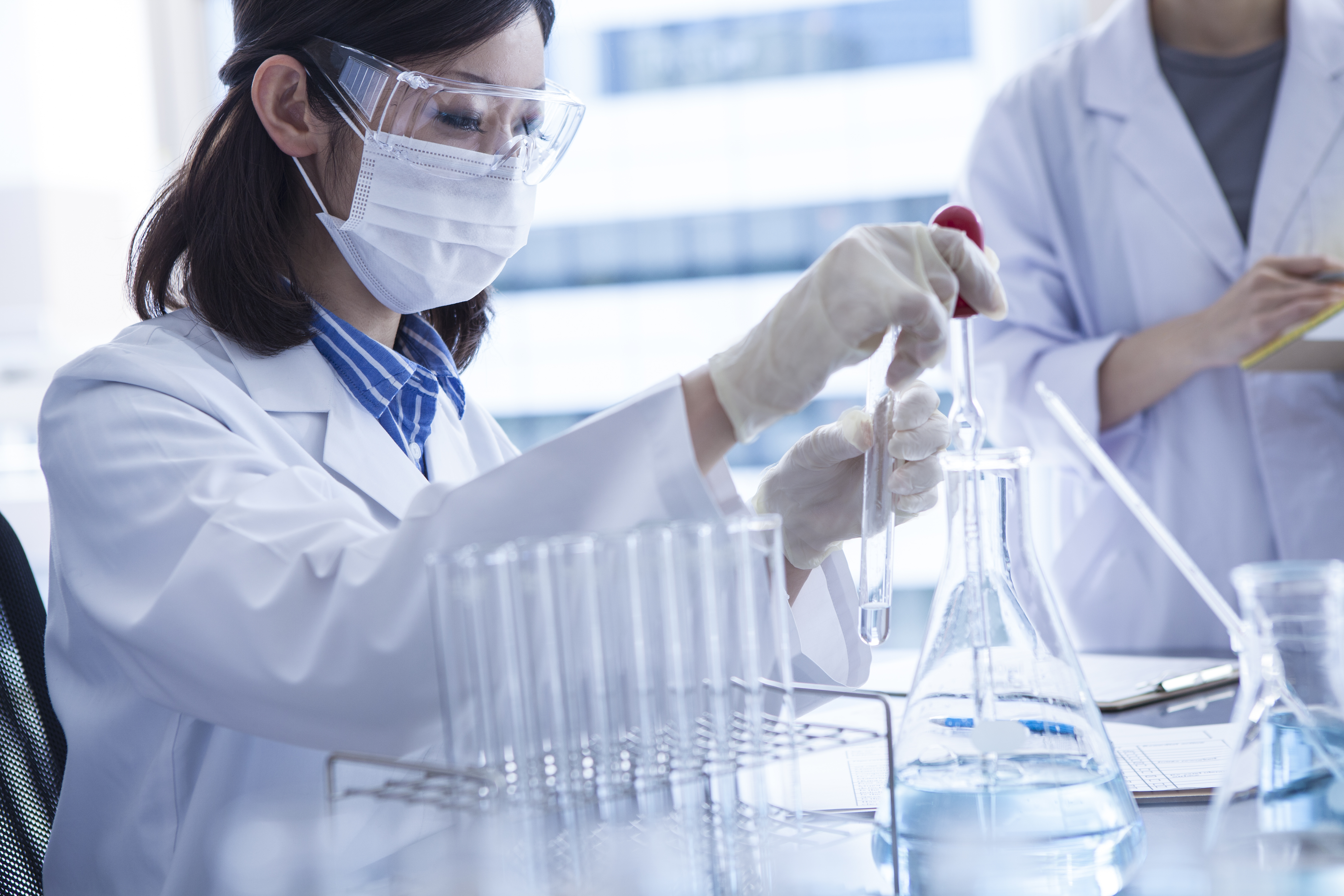 Laboratory professional conducting scientific testing, illustrating key responsibilities found in medical science liaison jobs.