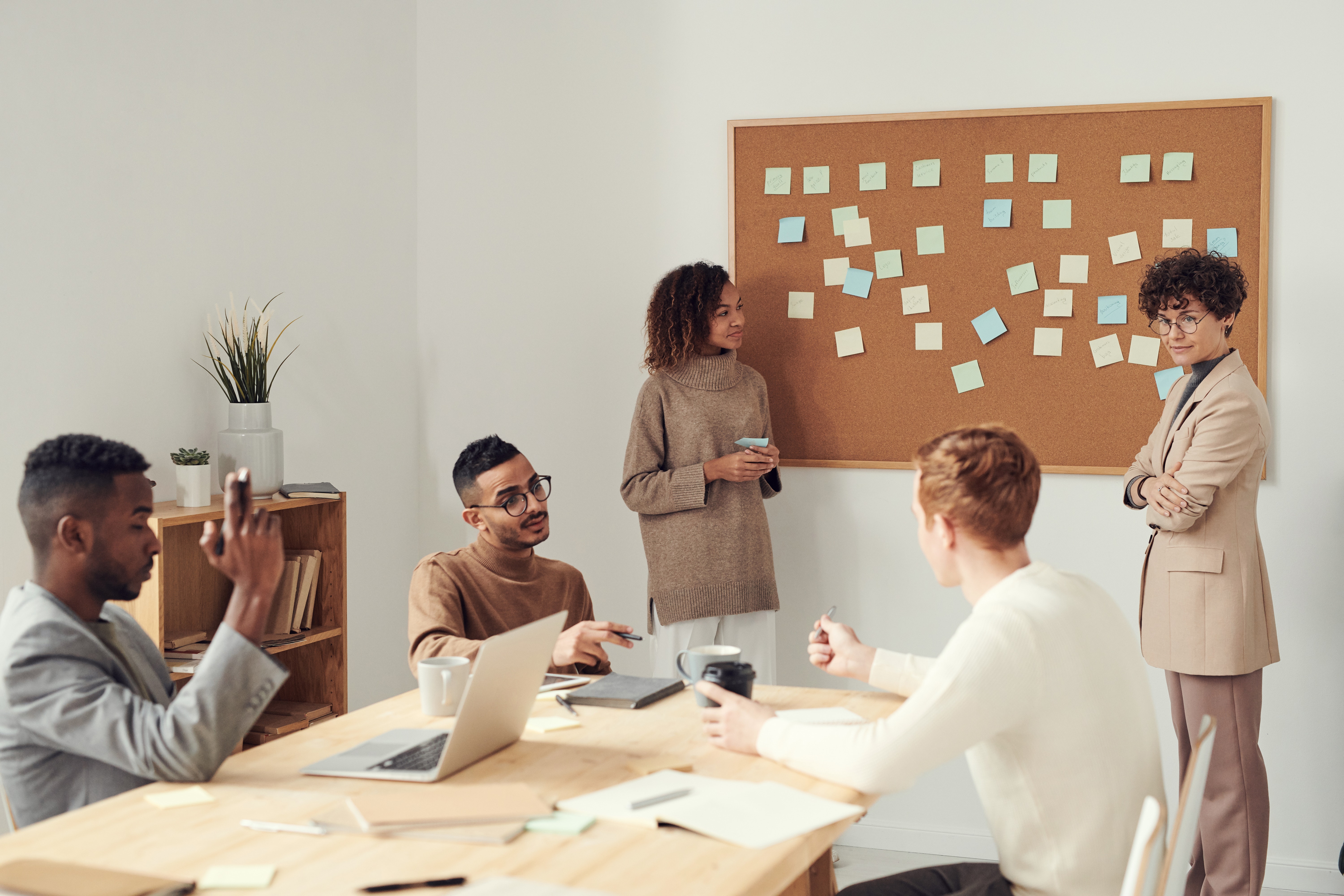 Stop met ouderwets vergaderen en doe een dagelijkse stand-up meeting.  