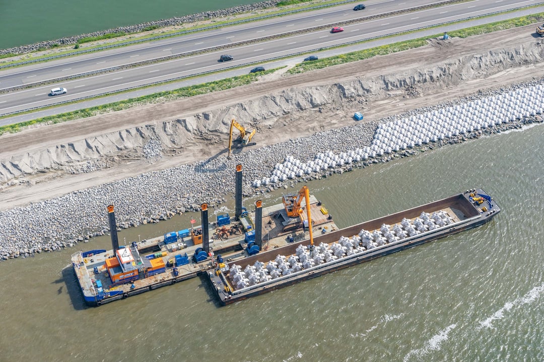 Werken op een containerschip