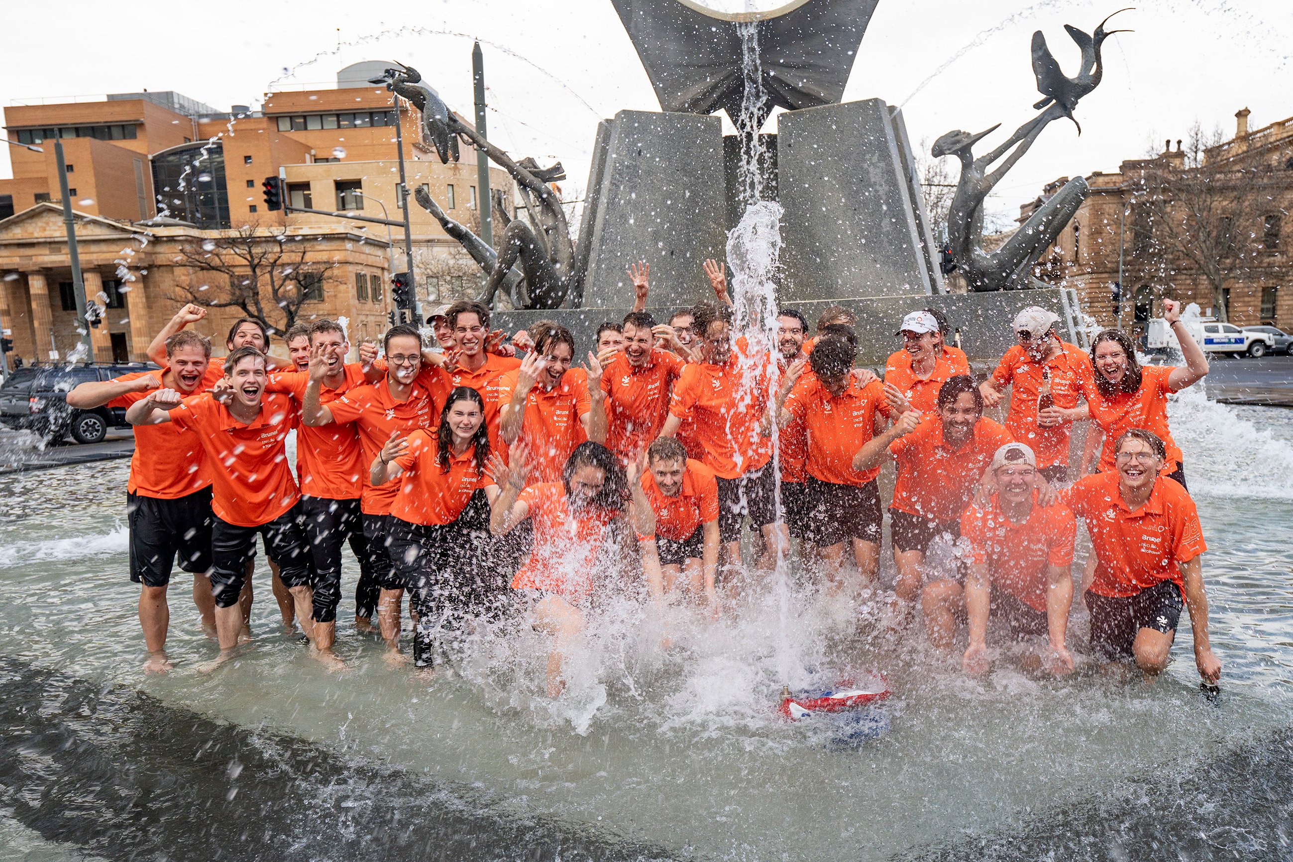 BrunelSolarTeam_Finish