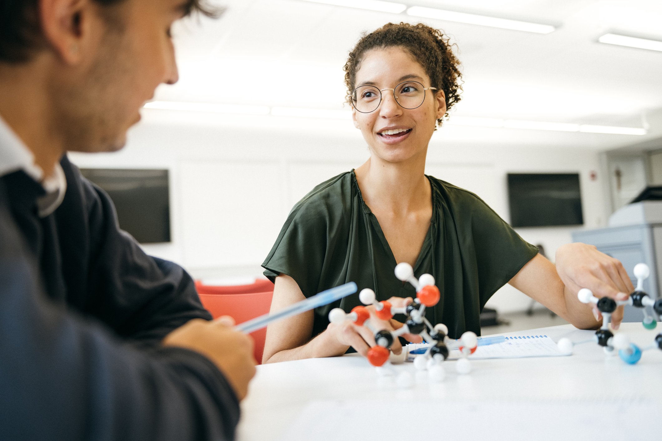 Molecular biologist job description