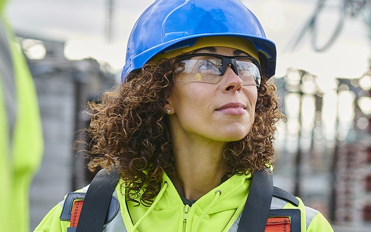 Frau im Energiesektor