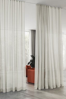 Multiverso_livingroom_draperyfabrics_imgcard