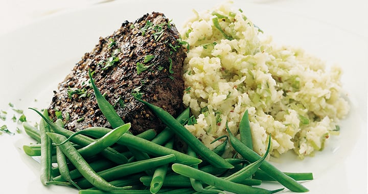 Pepper steak with leek mash