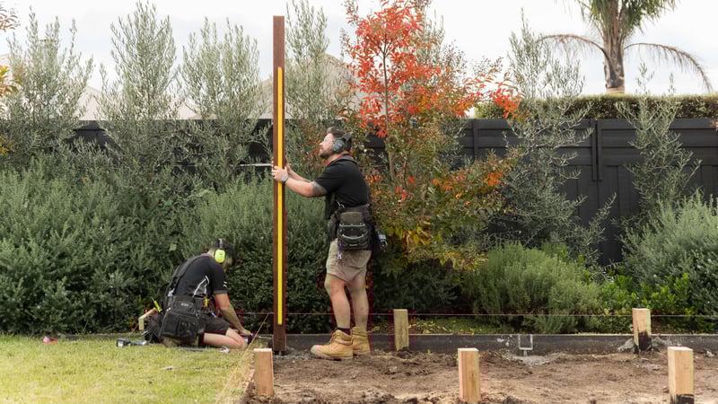 Adding the screening post and screwing it into the picket