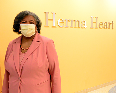 BizTimes Milwaukee Notable Heroes in Health Care 2021 Regina Cole, BS, MT(ASCP), CCRP, clinical research coordinator with Herma Heart Institute Children's Wisconsin