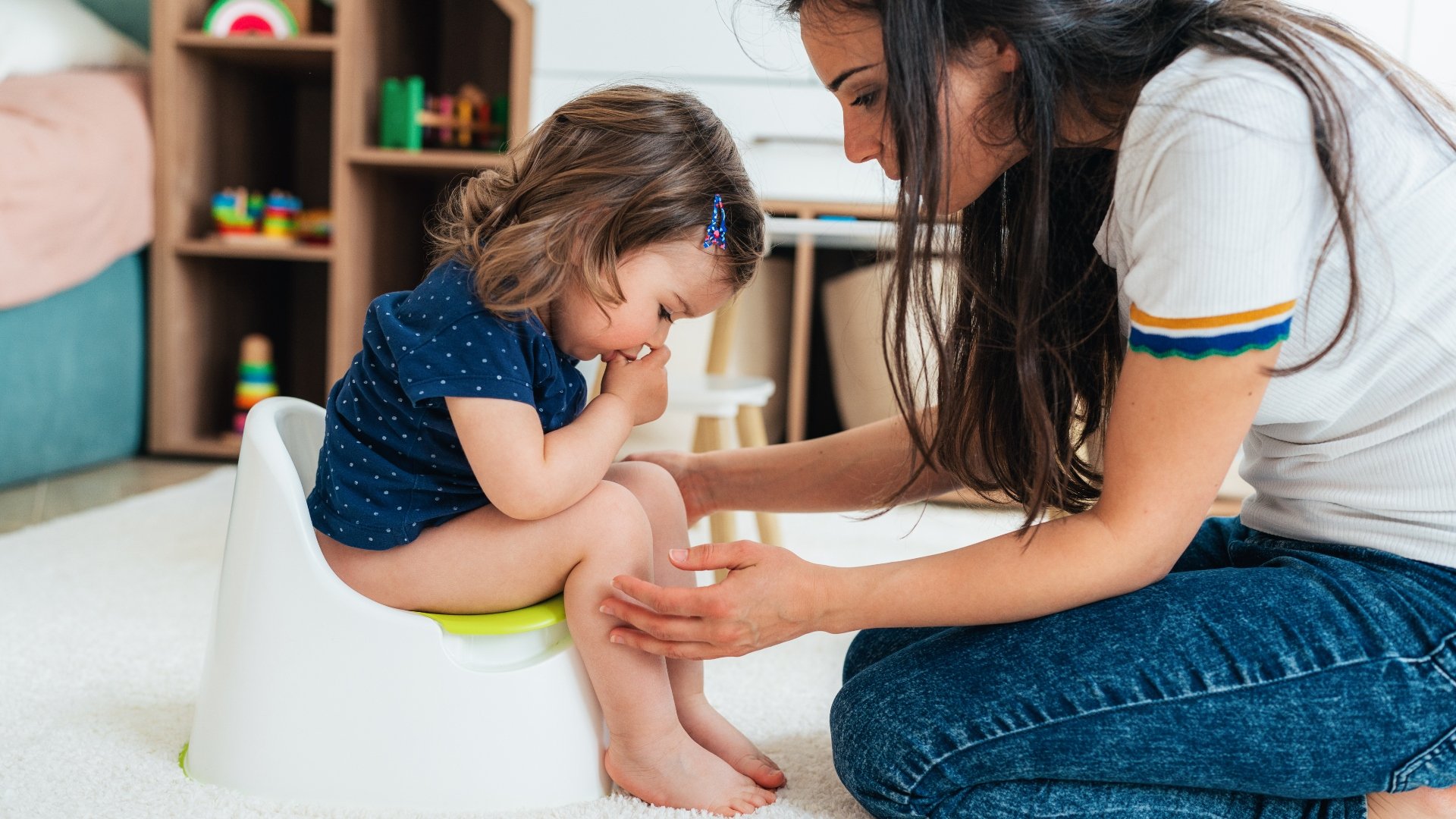 mom potty training toddler