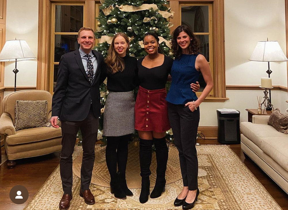 2023 holiday group photo