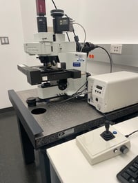 White and black 6 slide scanner unit. White box, Led light source.