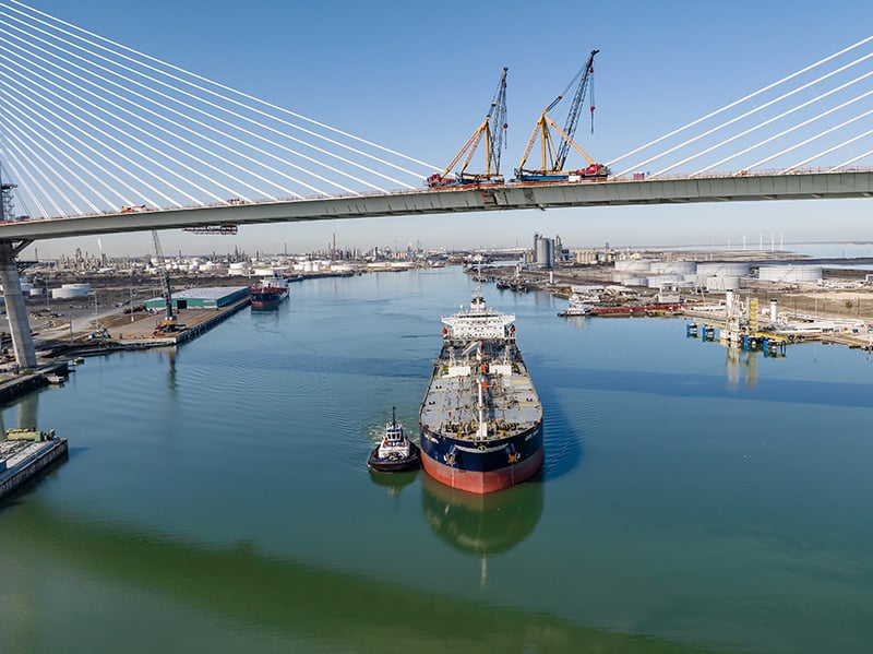 https://edge.sitecorecloud.io/cimicgroupl6308-fdcorpxmclo088b-productioneda2-a2bc/media/project/cimic/flatiron/projects/bridges/harbor-bridge/800x590/dji_20250201113609_0308_d.jpg?h=599&iar=0&w=800