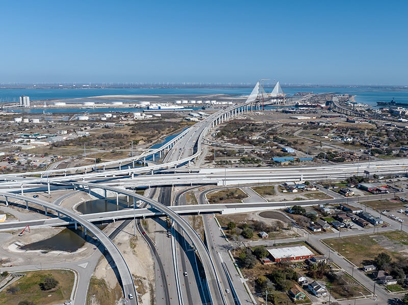 https://edge.sitecorecloud.io/cimicgroupl6308-fdcorpxmclo088b-productioneda2-a2bc/media/project/cimic/flatiron/projects/bridges/harbor-bridge/800x590/dji_20250202115002_0395_d.jpg?h=599&iar=0&w=800