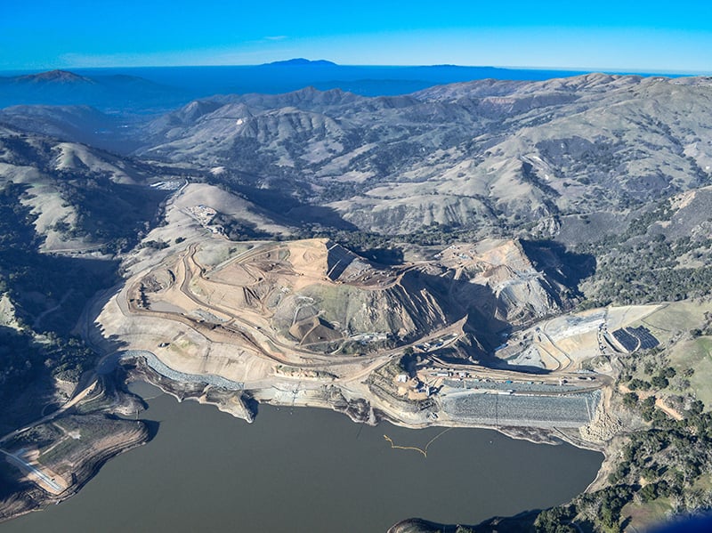 https://edge.sitecorecloud.io/cimicgroupl6308-fdcorpxmclo088b-productioneda2-a2bc/media/project/cimic/flatiron/projects/dams/calaveras-dam-replacement/800x590/calaveras-dam_3.jpg?h=599&iar=0&w=800