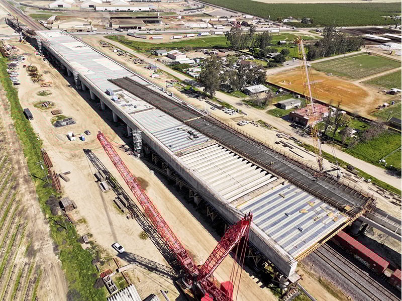 https://edge.sitecorecloud.io/cimicgroupl6308-fdcorpxmclo088b-productioneda2-a2bc/media/project/cimic/flatiron/projects/rail/california-high-speed-rail/800x590/2024-03-15-conejo_viaduct-06-scaled.jpg?h=599&iar=0&w=800