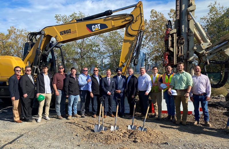https://edge.sitecorecloud.io/cimicgroupl6308-fdcorpxmclo088b-productioneda2-a2bc/media/project/cimic/flatiron/projects/resiliency/rebuild-by-design---hudson-river/800x590/groundbreaking.jpg?h=521&iar=0&w=800