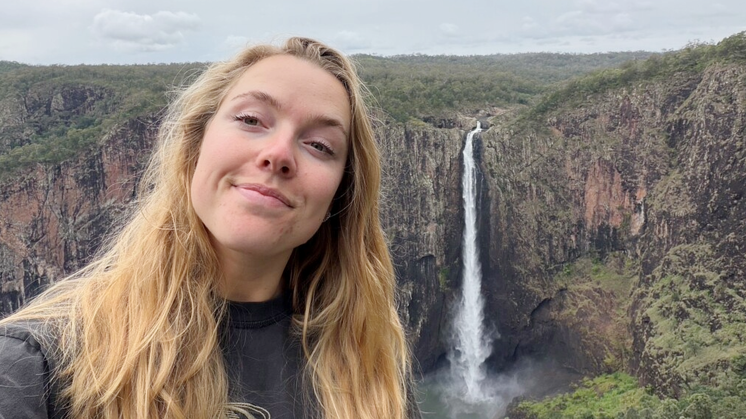 Josje Gerlag with waterfall_2400 x 1350