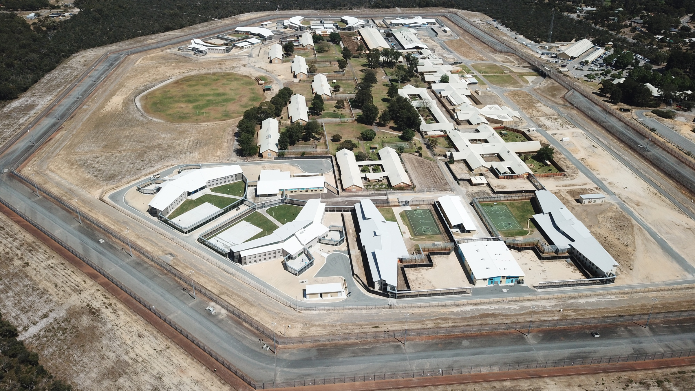 https://edge.sitecorecloud.io/cimicgroupl634d-cimicxmcloud-production-16eb/media/project/cimic/broad/projects/2400x1350/2400x1350_casuarina-prison.png?h=1350&iar=0&w=2400