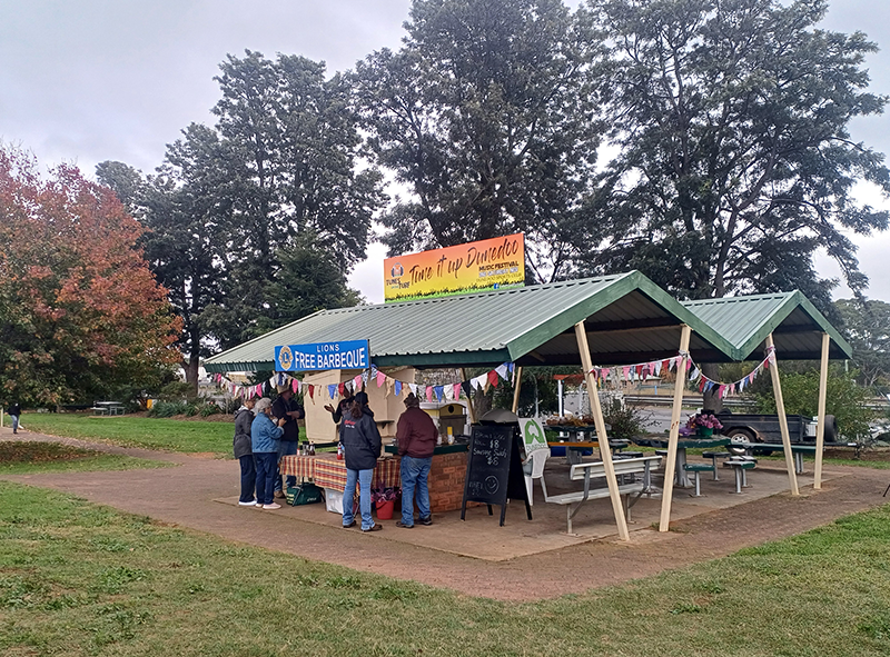 Project info session at the March Made'n'Grown market day