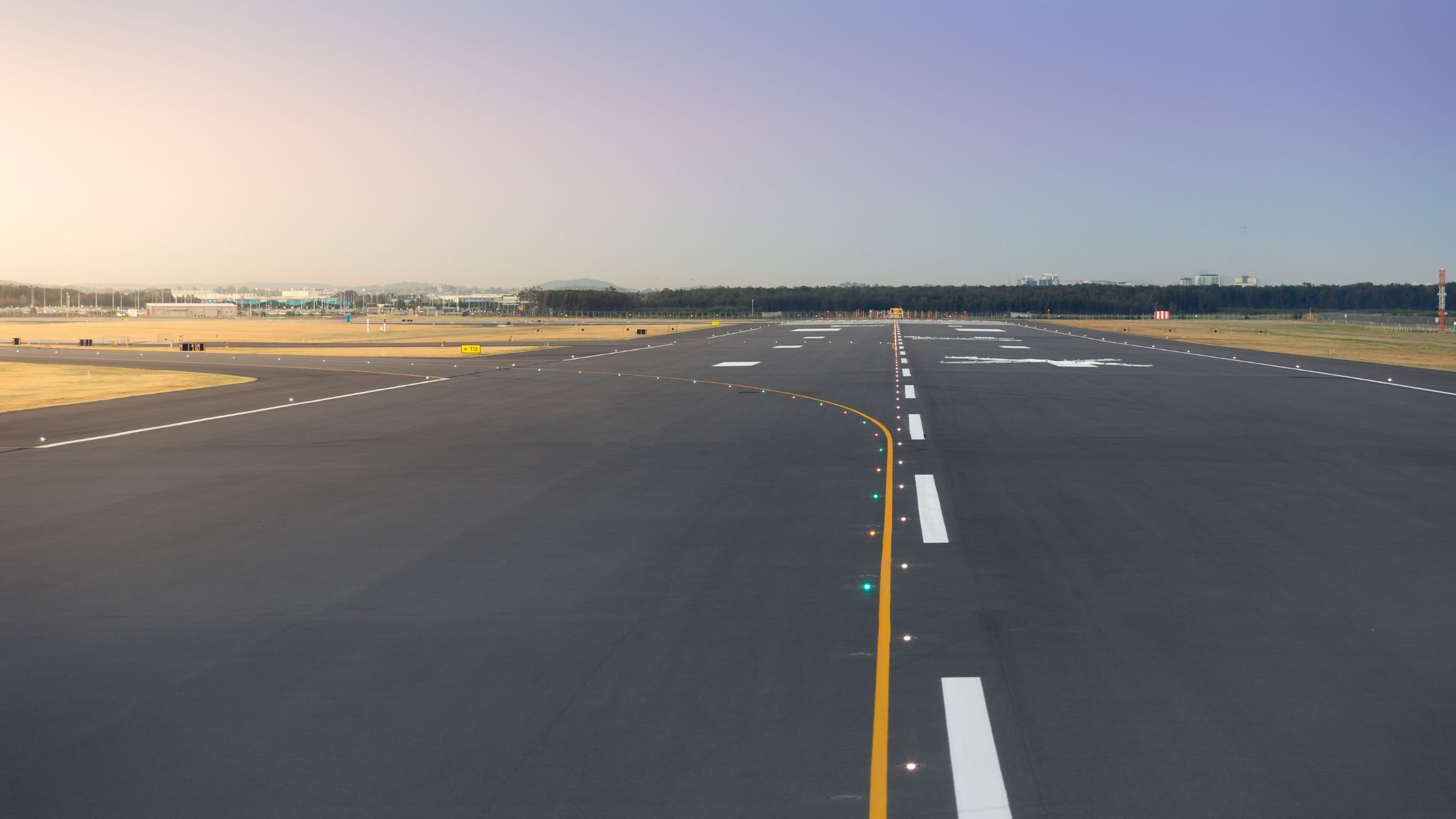 https://edge.sitecorecloud.io/cimicgroupl634d-cimicxmcloud-production-16eb/media/project/cimic/cpb/4-project-images/2017/brisbane-airport-2400x1350.jpg?h=1350&iar=0&w=2400