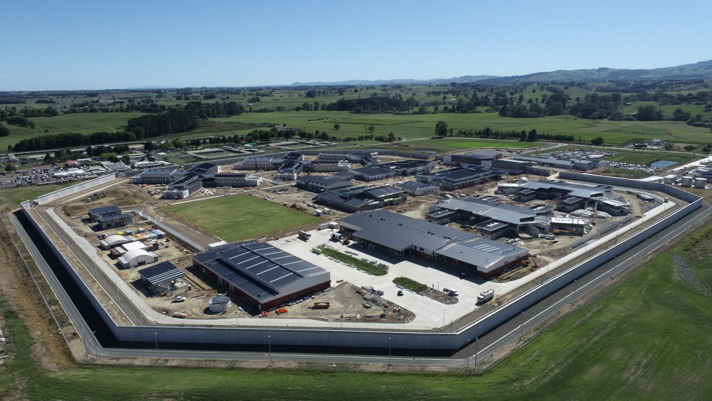 https://edge.sitecorecloud.io/cimicgroupl634d-cimicxmcloud-production-16eb/media/project/cimic/cpb/4-project-images/2018/nz-prison-ppp-2400x1350.jpg?h=1350&iar=0&w=2400