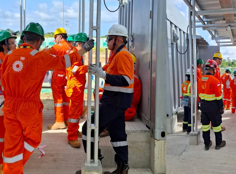 Leighton Asia with valued client at Tangguh Phoenix Camp