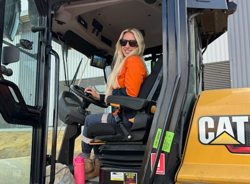 https://edge.sitecorecloud.io/cimicgroupl634d-cimicxmcloud-production-16eb/media/project/cimic/ugl/news/2024/tractor_1_590x800.png?h=590&iar=0&w=800