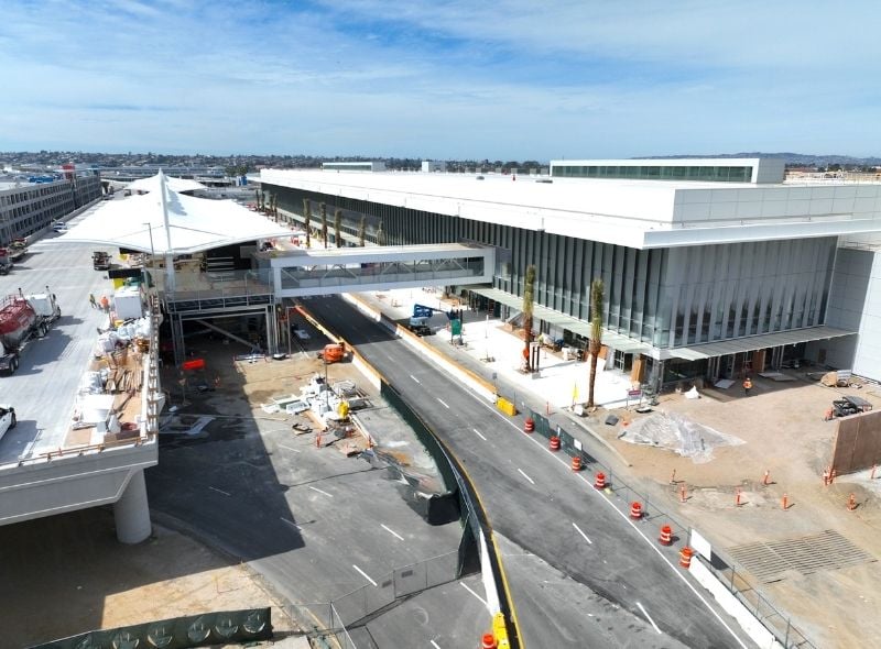 https://edge.sitecorecloud.io/cimicgroupl8739-fdcorpxmclocd75-production769c-7efe/media/project/cimic/flatiron/news/2025/800x590/aviation---san-diego-international-airport-terminal-1-view-2-800x590.jpg?h=590&iar=0&w=800