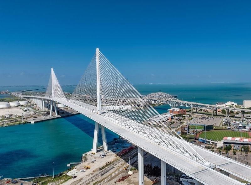 https://edge.sitecorecloud.io/cimicgroupl8739-fdcorpxmclocd75-production769c-7efe/media/project/cimic/flatiron/news/2025/800x590/bridges---harbor-bridge-earns-national-recognition---harbor-bridge-800x590.jpg?h=590&iar=0&w=800