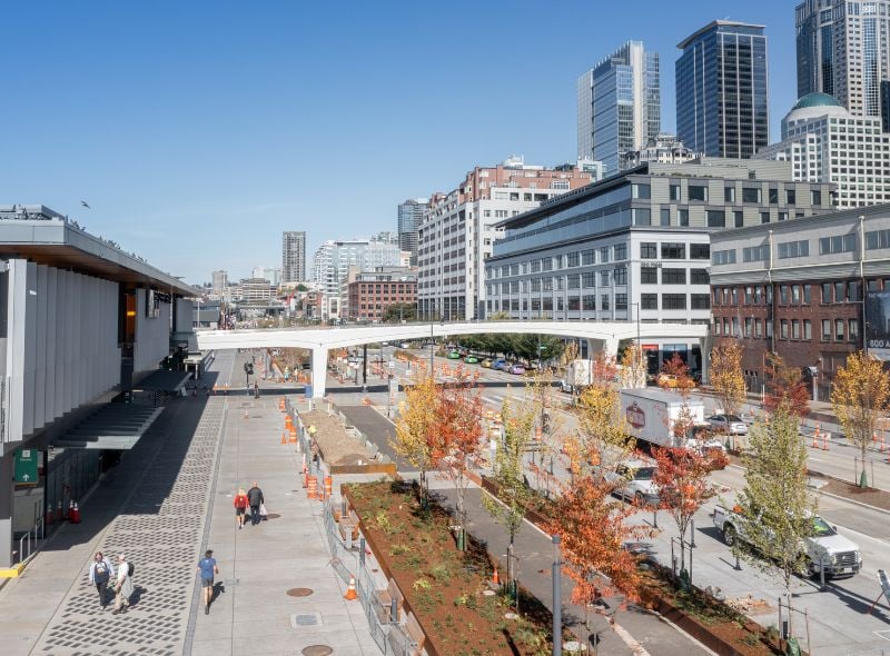 https://edge.sitecorecloud.io/cimicgroupl8739-fdcorpxmclocd75-production769c-7efe/media/project/cimic/flatiron/news/2025/800x590/seattle-marion-street-pedestrian-bridge-1.jpg?h=590&iar=0&w=800
