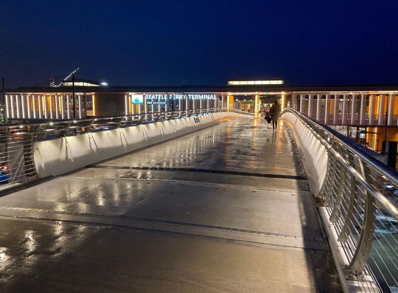 https://edge.sitecorecloud.io/cimicgroupl8739-fdcorpxmclocd75-production769c-7efe/media/project/cimic/flatiron/news/2025/800x590/seattle-marion-street-pedestrian-bridge-4.jpg?h=590&iar=0&w=800