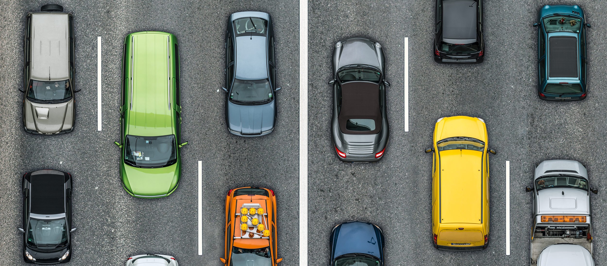 Overhead picture of traffic on the highway