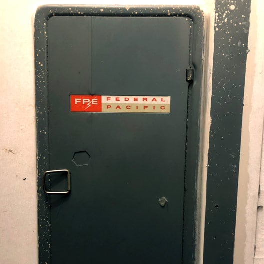 Circuit breaker with a FPE label