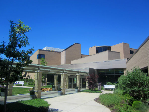 Cardiology Richmond building from the front, outside