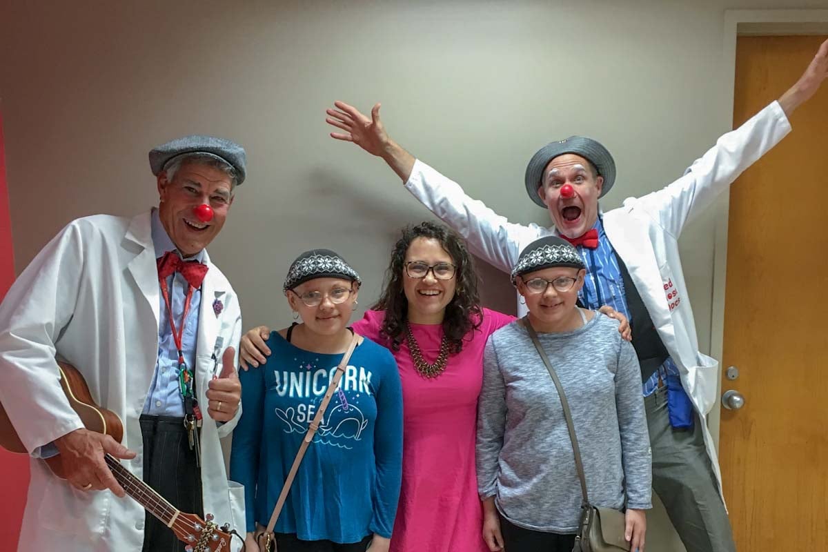clown doctors with patients