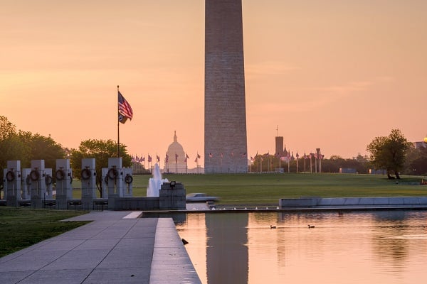 A view of the Washington DC monument at sunset