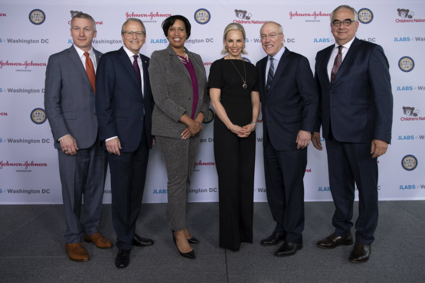  (left to right) BARDA Director and Deputy Assistant Secretary for Preparedness and Response, Rick Bright, M.D., Children’s National Chairman of the Board, Michael Williams, District of Columbia Mayor, The Honorable Muriel Bowser, Johnson & Johnson Innovation - JLABS Global Head, Melinda Richter, Children’s National President and CEO, Kurt Newman, M.D. and Johnson & Johnson Chief Scientific Officer and Vice Chairman of the Executive Committee, Paul Stoffels, M.D.
