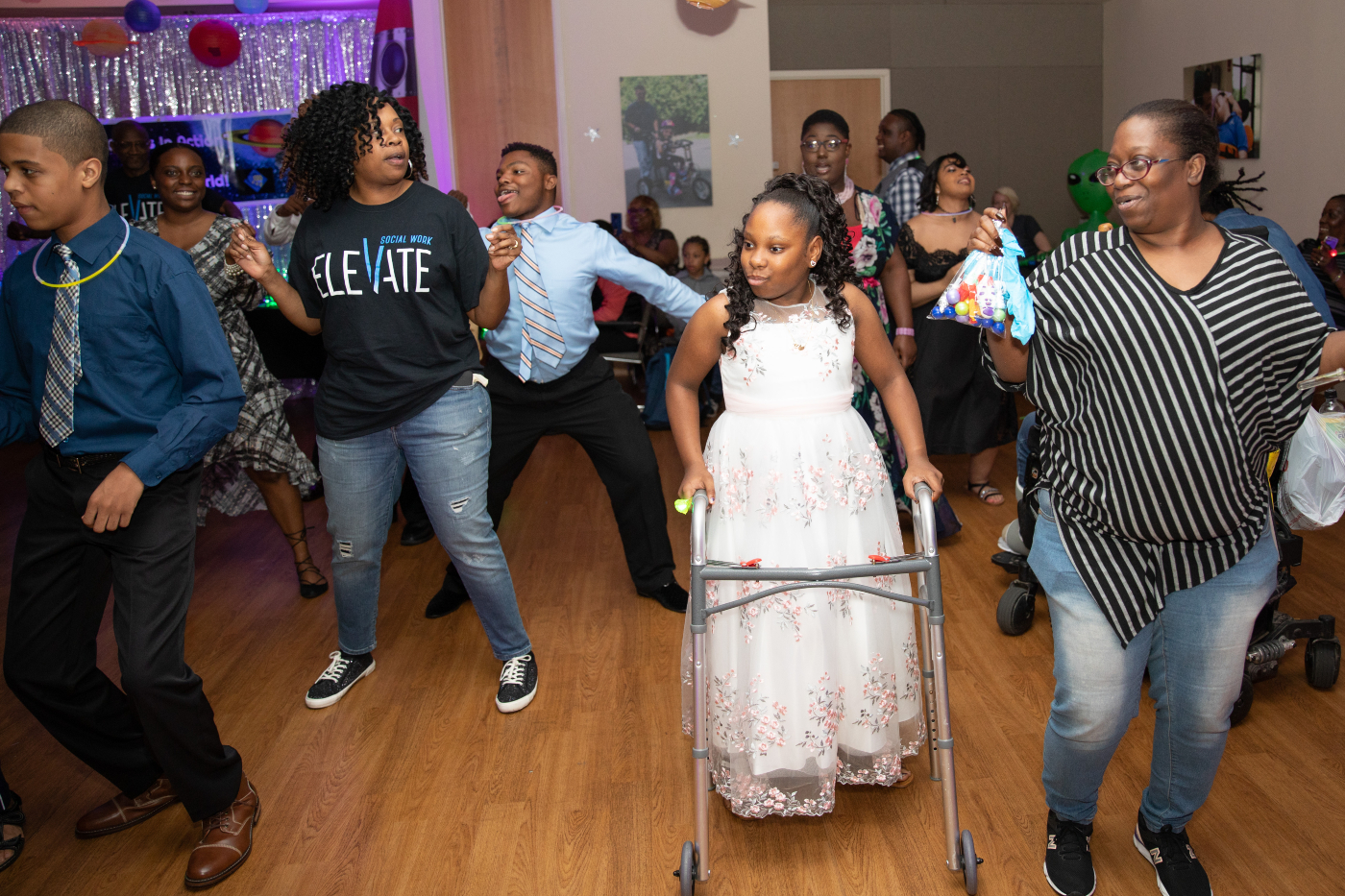 teens dancing at prom