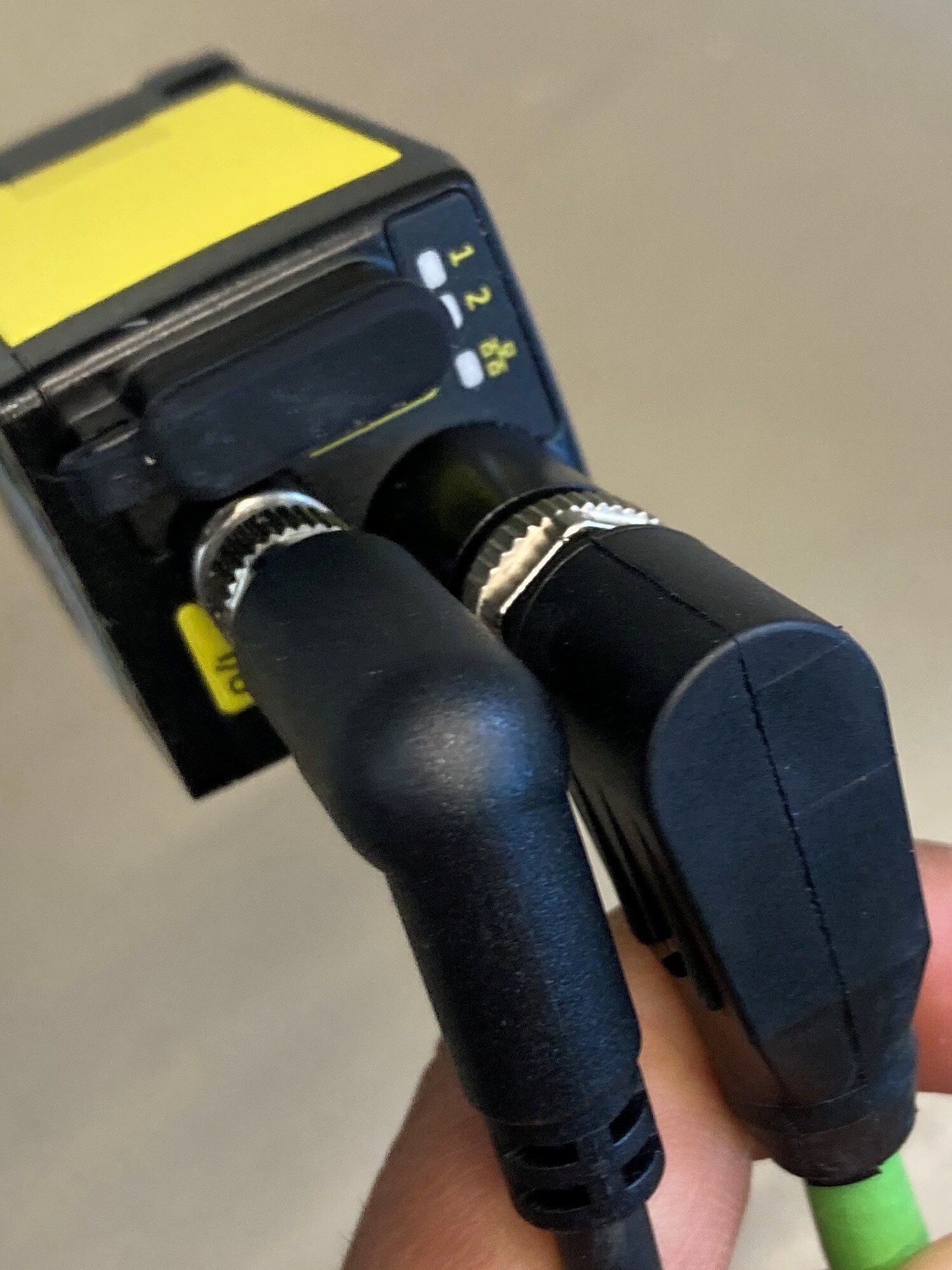 What Orientation do Right Angle Cables Exit on an In-Sight 8900_Image-5