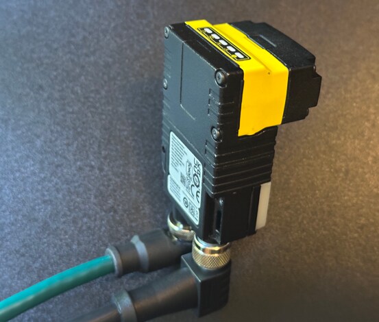 What Orientation do Right Angle Cables Exit on an In-Sight SnAPP SP2800_Image-5