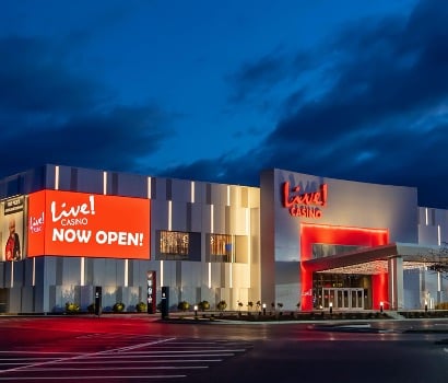 Exterior of Live Casino in Pittsburgh, PA at night.