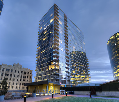 OneLight_Exterior_RooftopDogPark_410x350