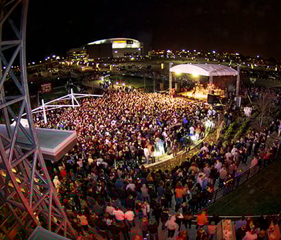 XL_Exterior_Concert_Night_410x350