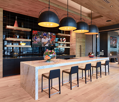 TwoLight_DemonstrationKitchenRoyals_410x350