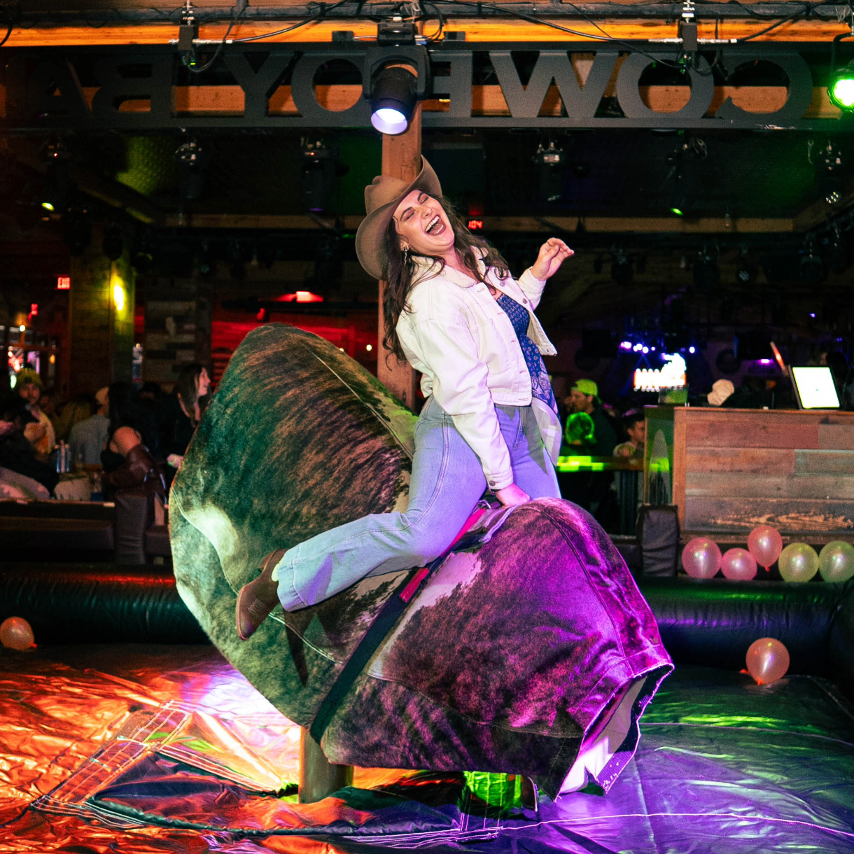 Glowdeo on the Bulll 