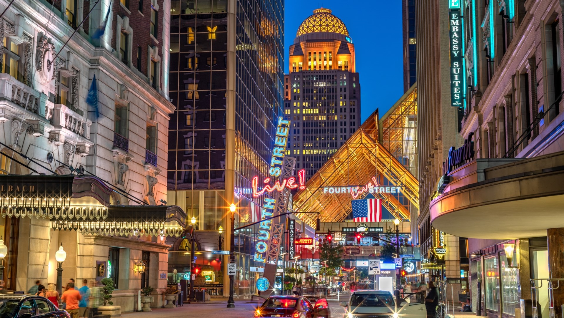 An widest of the exterior of 4th Street Live!