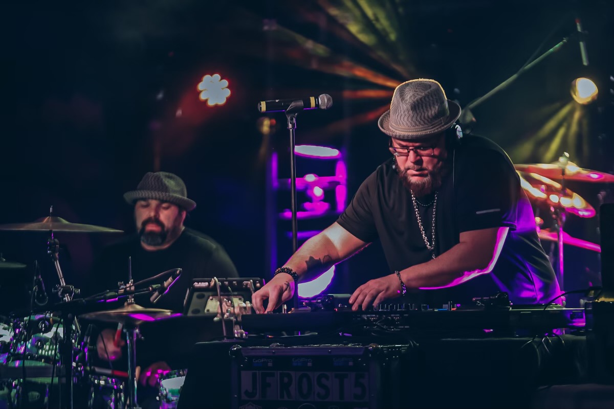 An image of DJ Frost DJing.